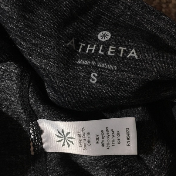 Athleta Kick Flare Crop Leggings / Yoga Pants - Picture 3 of 8